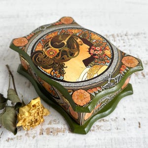 Boîte à bijoux en bois Alphonse Mucha, boîte à souvenirs de découpage artisanale, boîte à bagues et organisateur de boucles d'oreilles, cadeau fait main pour femme