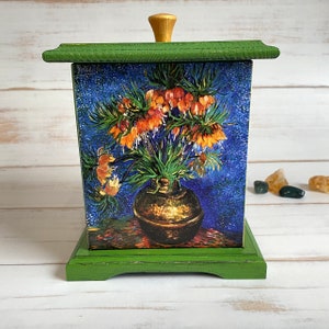 Cute storage container.
Dimensions: 
Length: 5.0 inches (12.0 cm)
 Width: 5.0 inches (12.0 cm) 
Height: 6.5 inches (16 cm)