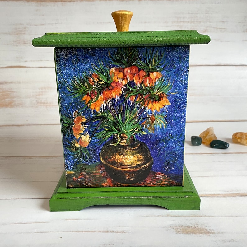 Cute storage container.
Dimensions: 
Length: 5.0 inches (12.0 cm)
 Width: 5.0 inches (12.0 cm) 
Height: 6.5 inches (16 cm)