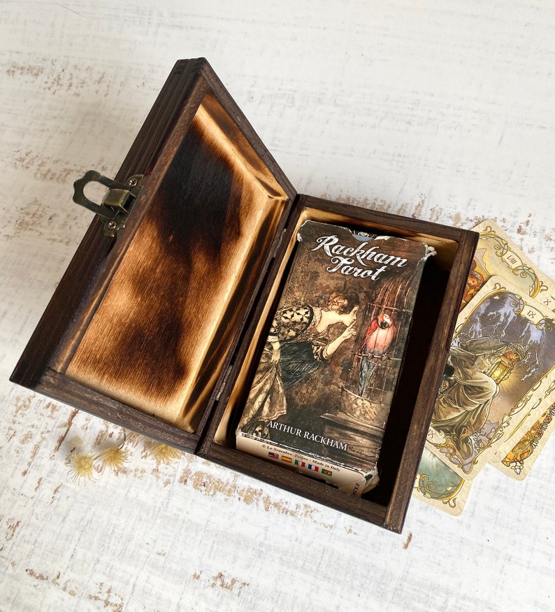 Boîte cadeau tarot Alphonse Mucha pour femme, boîte cadeau, boîte mystère, porte-cartes de tarot, zodiaque Mucha, prêt à expédier, cadeau maman image 3