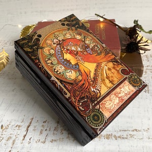 Boîte cadeau tarot Alphonse Mucha pour femme, boîte cadeau, boîte mystère, porte-cartes de tarot, zodiaque Mucha, prêt à expédier, cadeau maman image 6