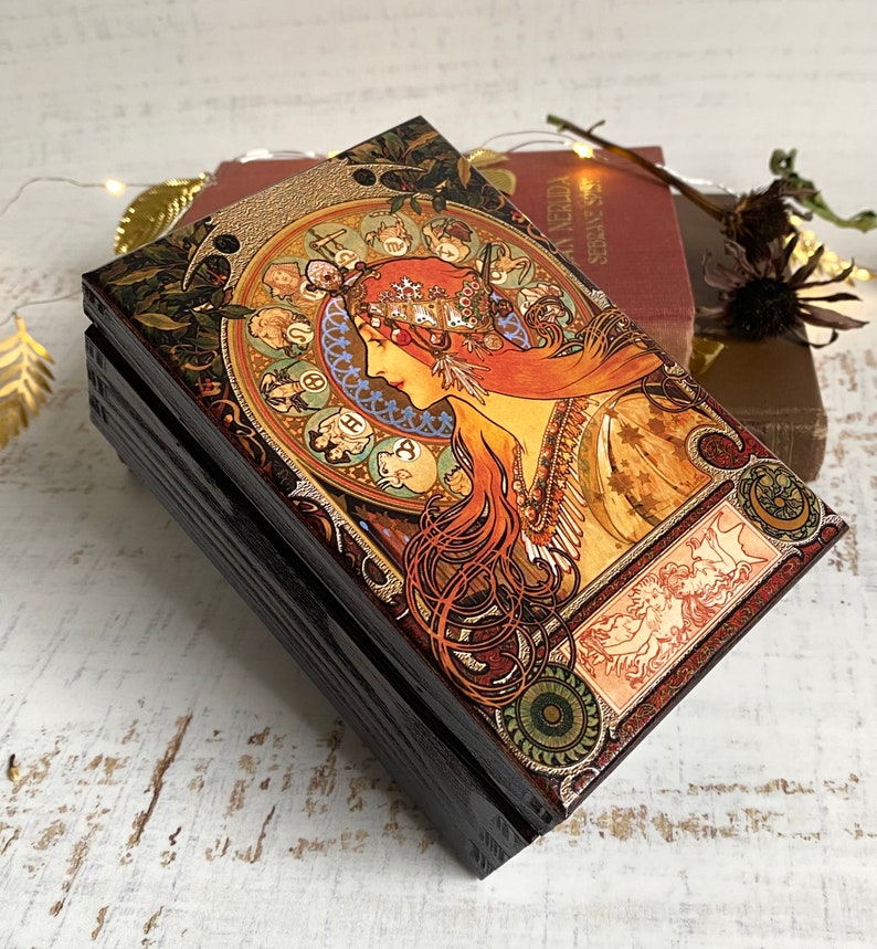 Boîte cadeau tarot Alphonse Mucha pour femme, boîte cadeau, boîte mystère, porte-cartes de tarot, zodiaque Mucha, prêt à expédier, cadeau maman image 6