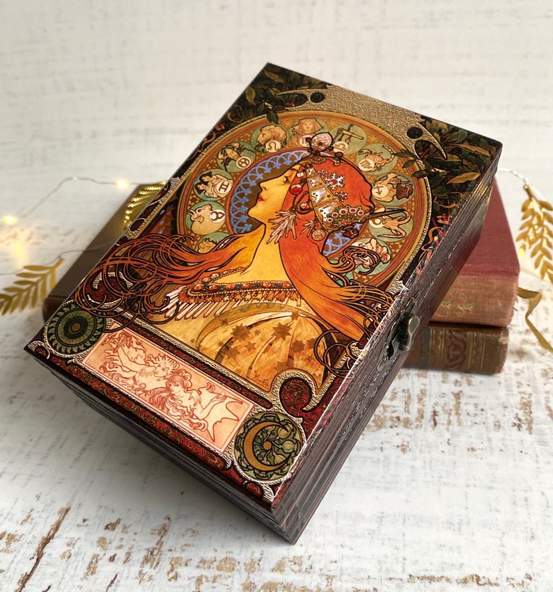 Boîte cadeau tarot Alphonse Mucha pour femme, boîte cadeau, boîte mystère, porte-cartes de tarot, zodiaque Mucha, prêt à expédier, cadeau maman image 2