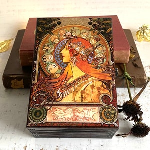 Boîte cadeau tarot Alphonse Mucha pour femme, boîte cadeau, boîte mystère, porte-cartes de tarot, zodiaque Mucha, prêt à expédier, cadeau maman image 10