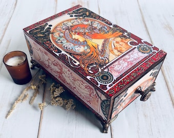 Mother's Day Handmade Alphonse Mucha Tarot Box, Art Nouveau Keepsake, cadeau pour maman