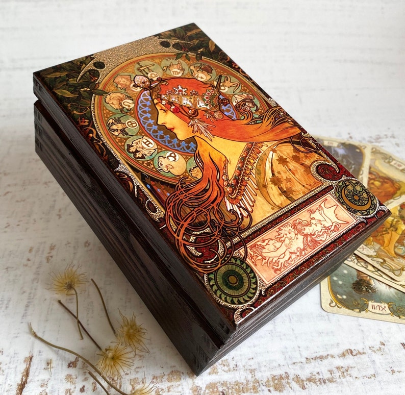 Boîte cadeau tarot Alphonse Mucha pour femme, boîte cadeau, boîte mystère, porte-cartes de tarot, zodiaque Mucha, prêt à expédier, cadeau maman image 8