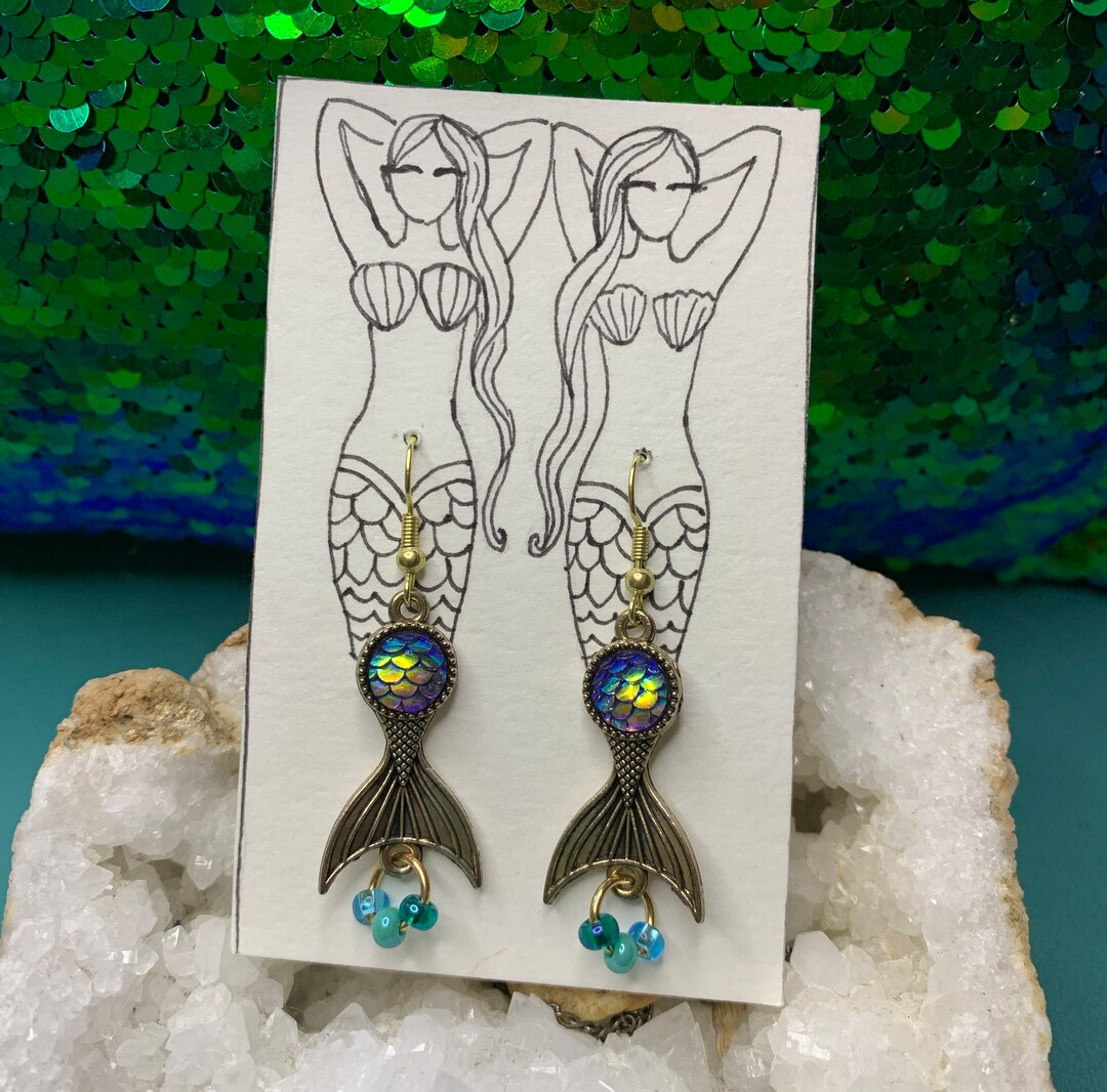 DUOWEI Novelty Cartoon Tropical Fish Acrylic Earrings Colorful Marine Life Drop Dangle Jewelry Gifts (Black