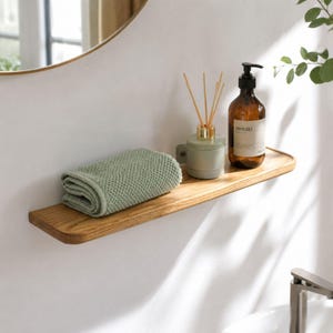 Schwimmendes Regal aus massiver Eiche: An der Wand befestigte Aufbewahrung im nordischen Stil, klassisches Design