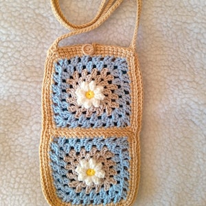 Phone bag with strap, crochet bag, small crochet bag, woven crossbody bag, bag with woven flowers