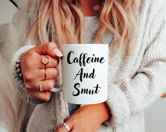 Taza de cafeína y obscenidad, regalo para amante de los libros, taza de libro, taza de lectura, taza de libro obsceno, taza de amante de los libros, taza Booktok, regalo para ella, regalo de ratón de biblioteca