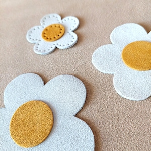 Parches de ante con forma de flor: ideales para reparar o decorar prendas de vestir, perforados o sin perforar.
