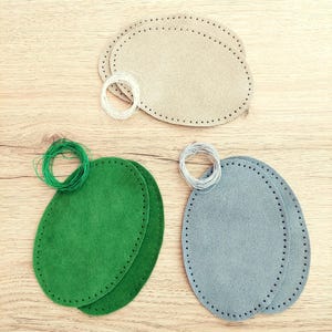 Paar ovale elleboogkniestukken suède - repareren of decoreren - geperforeerd of ongeponst