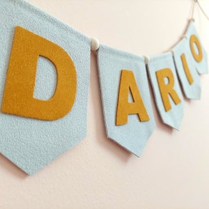 Bandierina in pelle personalizzata con nome per la cameretta dei bambini, gagliardetto festivo in bianco ghiaccio, decorazione unica da appendere alla parete, ghirlanda per la cameretta