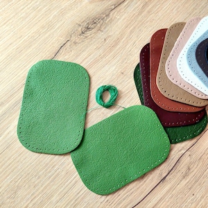 Ein Paar rechteckige Ellenbogen-Knie-Flicken aus mattem Leder: Italienische Lederreparatur - zum Aufnähen oder gelocht