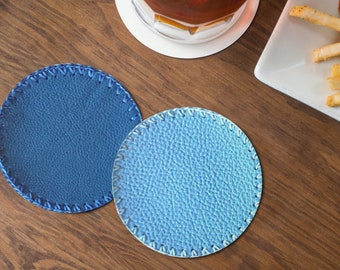 Posavasos de cuero / Posavasos de bebidas de cuero hecho a mano / posavasos de mesa redonda / posavasos de bar / posavasos de tonos azules / regalo moderno