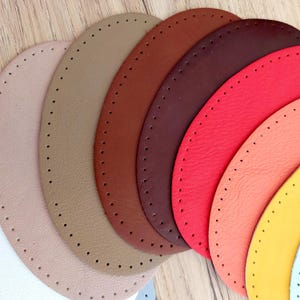 マットレザーのオーバルエルボーパッチ、ニーパッチ、パンチング加工あり/なし、ジャケット、ブレザー、セーター、スウェットパンツ用マルチカラーユニセックスパッチのペア