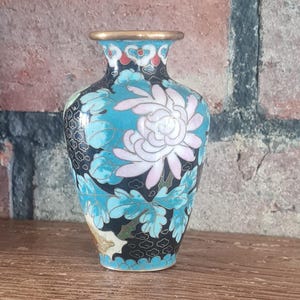 Vintage Miniature Cloisonné Vase 4&quot; High Chinese Brass Enamel Cloisonne Small Vase Black Gold Blue Floral Mini Vase Collectible Retro Home
