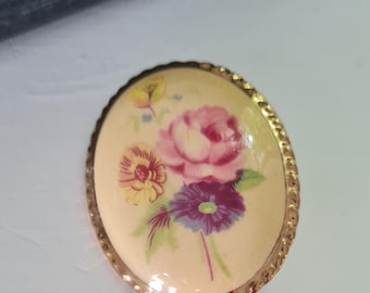 Broszka owalna Vintage Aynsley z porcelany kostnej z motywem kwiatowym, duża