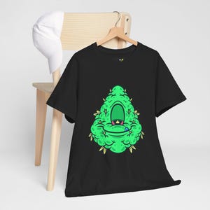 Funny Cartoon Tee | Cool Graphic Cotton T-Shirt for Fun Casual Wear, Gift for Friends, Green Design, Unisex Shirt