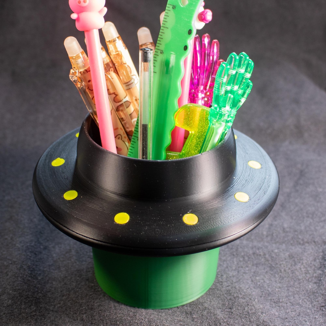 UFO Pen Holder, Alien Spaceship Desk Pencil Organizer, Sci-fi Lover ...