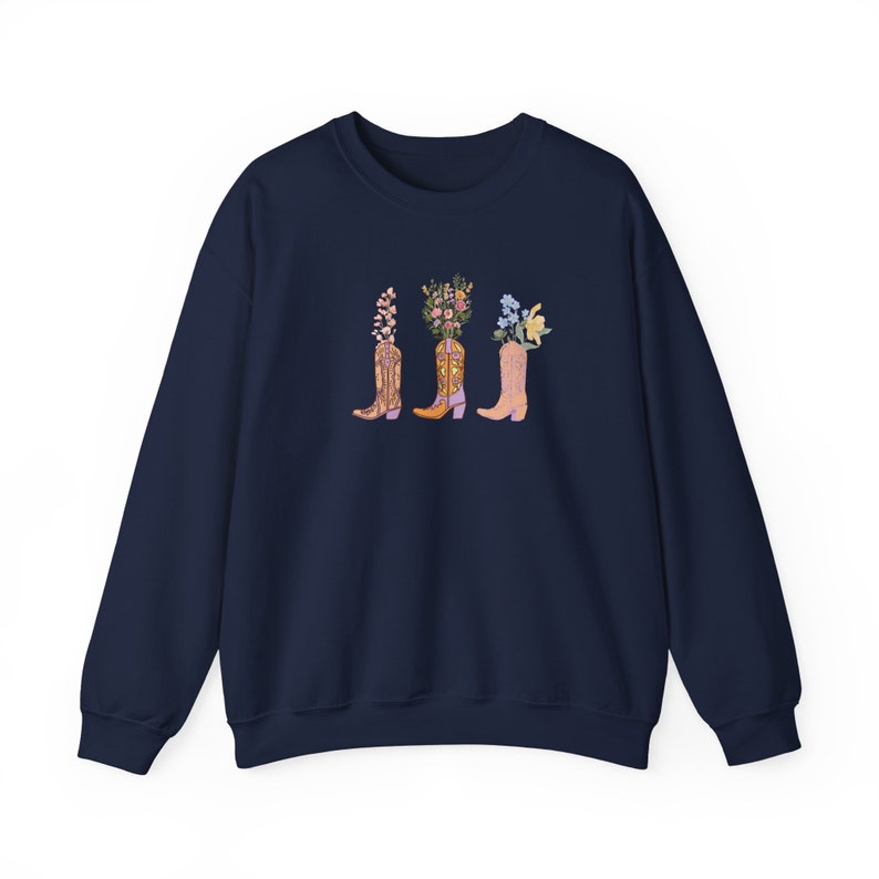 Botas de vaquero florales Gildan Crewneck sudadera, sudadera de botas de vaquera de flores, cuello redondo occidental, idea de regalo, regalo para amigos imagen 6