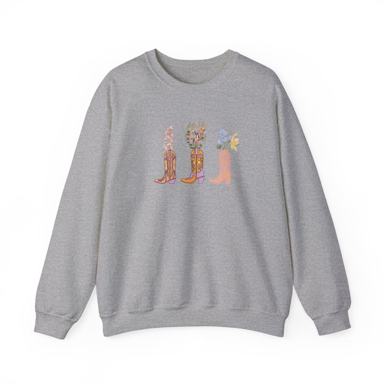 Botas de vaquero florales Gildan Crewneck sudadera, sudadera de botas de vaquera de flores, cuello redondo occidental, idea de regalo, regalo para amigos imagen 8