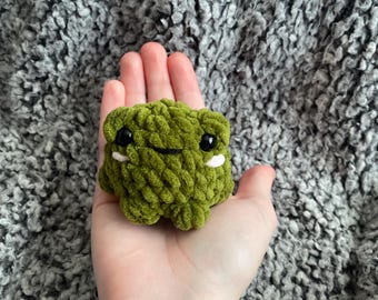 Crochet mini frog plushie