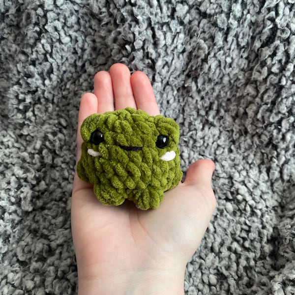 Crochet mini frog plushie