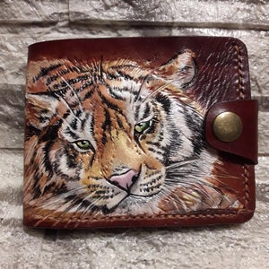 Cartera de piel hecha a mano “Tigre”, tallado en piel en 3D.