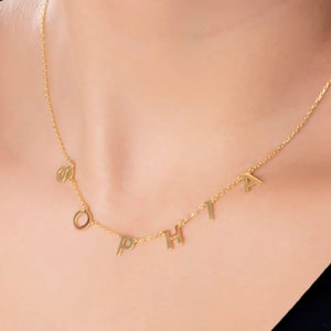 Gargantilla de cadena de clavícula de oro personalizada - Collar con colgante de letra con nombre personalizado para mujer en joyería de acero inoxidable