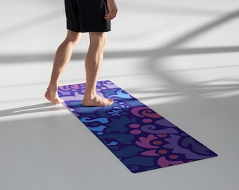 Midnight Berry Yoga Mat – Hand-Drawn Floral Swirls, Microfiber & Natural Rubber