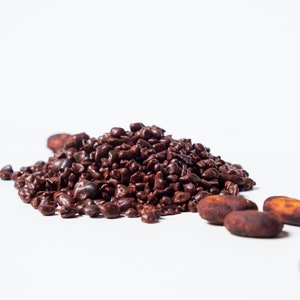 Organic raw cocoa nibs sweetened with panela