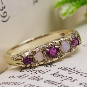 Vintage 1977 9ct Gold 5 Stone Ruby & Opal Gipsy Band Ring - UK Size P, US Size 7 1/2