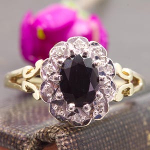Vintage 1989 9ct Gold Sapphire & Diamond Oval Halo Cluster Ring With Scroll Shoulders – UK Size M 1/2, US Size 6 1/4