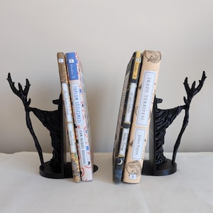 Just3dprintings Wizard Bookend Set – Fantasy Bookshelf Organizer