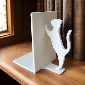 Just3dprintings Cat Figurine Bookend – Minimalist White Bookshelf Decor