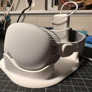 Just3dprintings Apple Vision Pro Stand – Minimalist & Functional Design