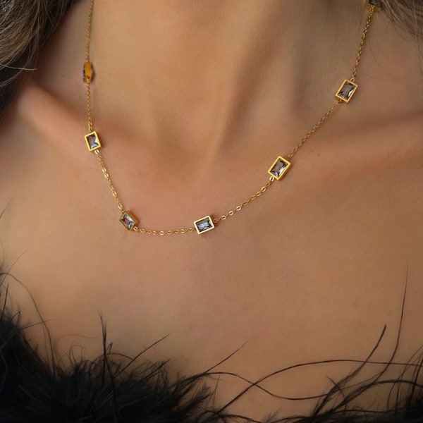 Baguette Diamond Station Halskette - Caitlyn Minimalist • Elegante Kristall Charm Halskette • Layered Anhänger Halskette • Mutter Geschenk
