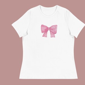 Bow Women&#39;s Relaxed T-Shirt - Ästhetisches T-Shirt, Lyrik, Coquette-Shirts, Pink Princess Top, Trendy Tops, Dollette, süße Frauen-T-Shirts