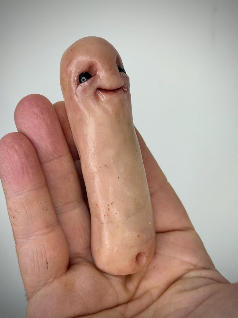 Lange Bohne - Surreale Kreatur aus Polymer Clay | Niedliche und Seltsame handgefertigte Skulptur | Schräge Künstlerpuppe Sammlerstück Bild 3