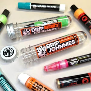 Drip Johnnies™ (single) - Graffiti marker & mop holder