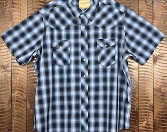 Wrangler Western herenoverhemd in westernstijl, blauw geruit, maat 2XL, met drukknoopsluiting en korte mouwen.