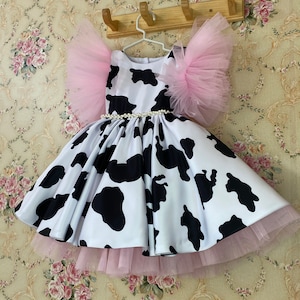 Cow girl dress, cowgirl, cow. Farm Dress, Cow Birthday Outfit, farm animals, dresses for girls, birthday dress Farm Party girls.
