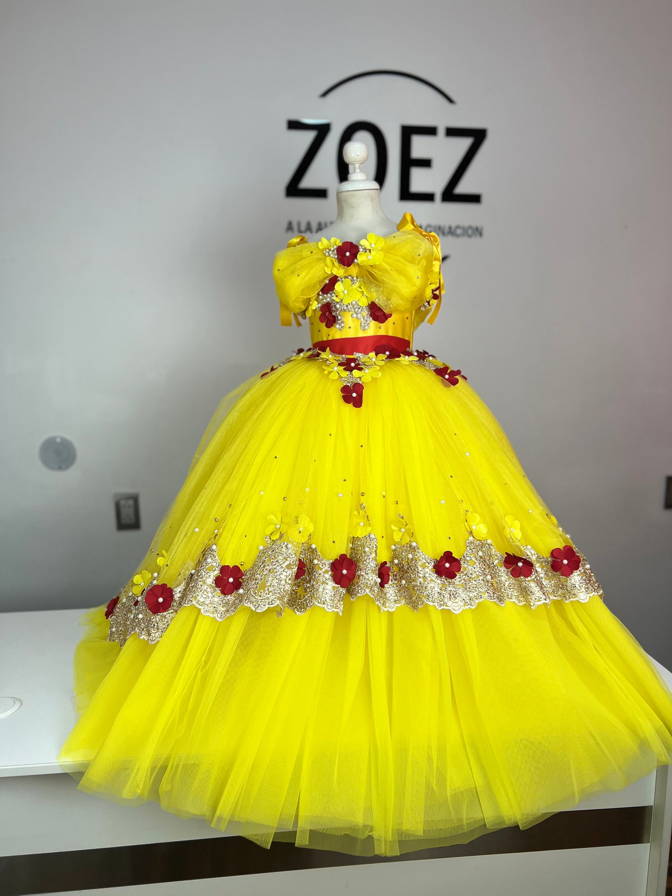 Elegante vestido amarillo, vestido de princesa Bella, vestido amarillo para nias pequeas, perfecto para fiestas, cumpleaos y ocasiones especiales. - Etsy Mxico Elegante vestido amarillo, vestido de princesa Bella, vestido amarillo para nias pequeas, perfecto para fiestas, cumpleaos y ocasiones especiales. - Etsy Mxico