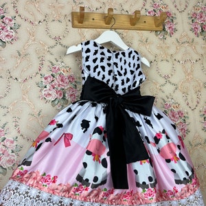 Cow girl dress, cowgirl, cow. Farm Dress, Cow Birthday Outfit, farm animals, dresses for girls, birthday dress Farm Party girls.