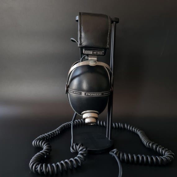 Pioneer SE-505 Vintage RARE Headphones – Iconic Design and Quality