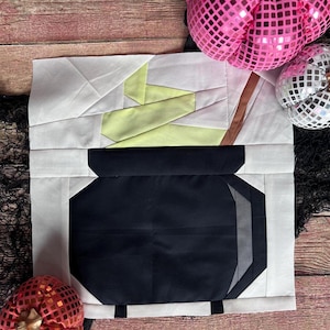 Cauldron Concoctions Foundation Paper Piecing Quilt Block Mönster