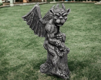 Guardian Gargoyle statue Outdoor home decor Fantasy creatures Resin Gargoyle lawn ornament