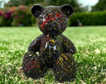 Schwarze Teddy Bär Statue Regenbogen sitzende Bär Figur Detailierte Kunststoff Figur