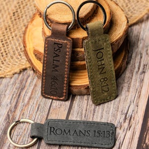 Porte-clé verset de la Bible, porte-clé en cuir personnalisé verset de la Bible, porte-clé personnalisé, cadeau d'anniversaire, cadeau religieux pour maman, cadeau pour chrétien